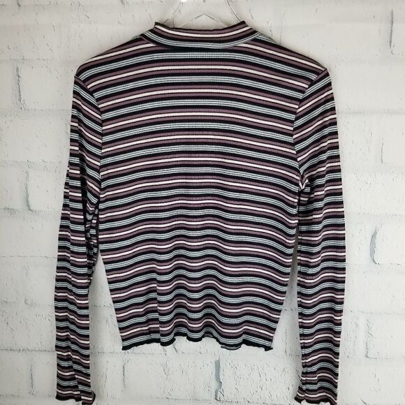 NWOT. JEWEL Long Sleeve Striped Top. Size L. - Picture 3 of 4